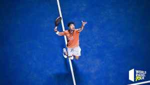 Joueur padel smash