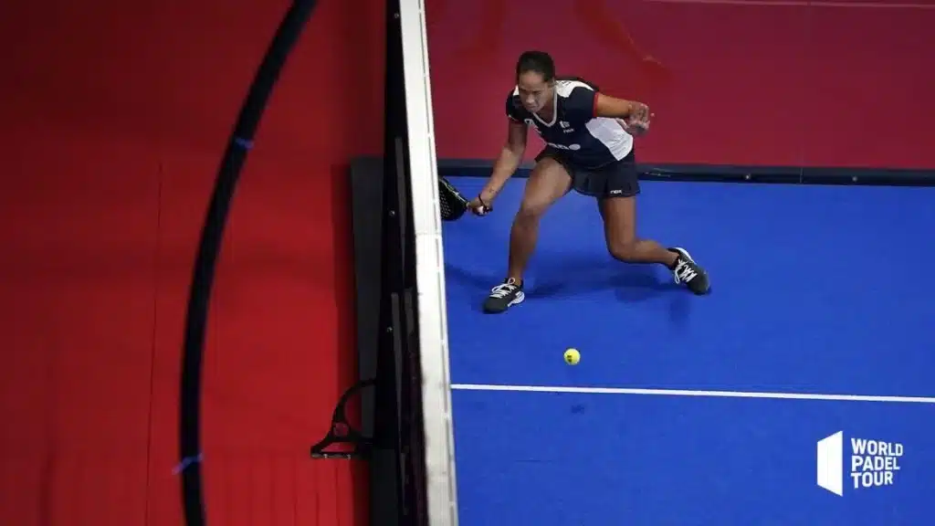 retour service padel