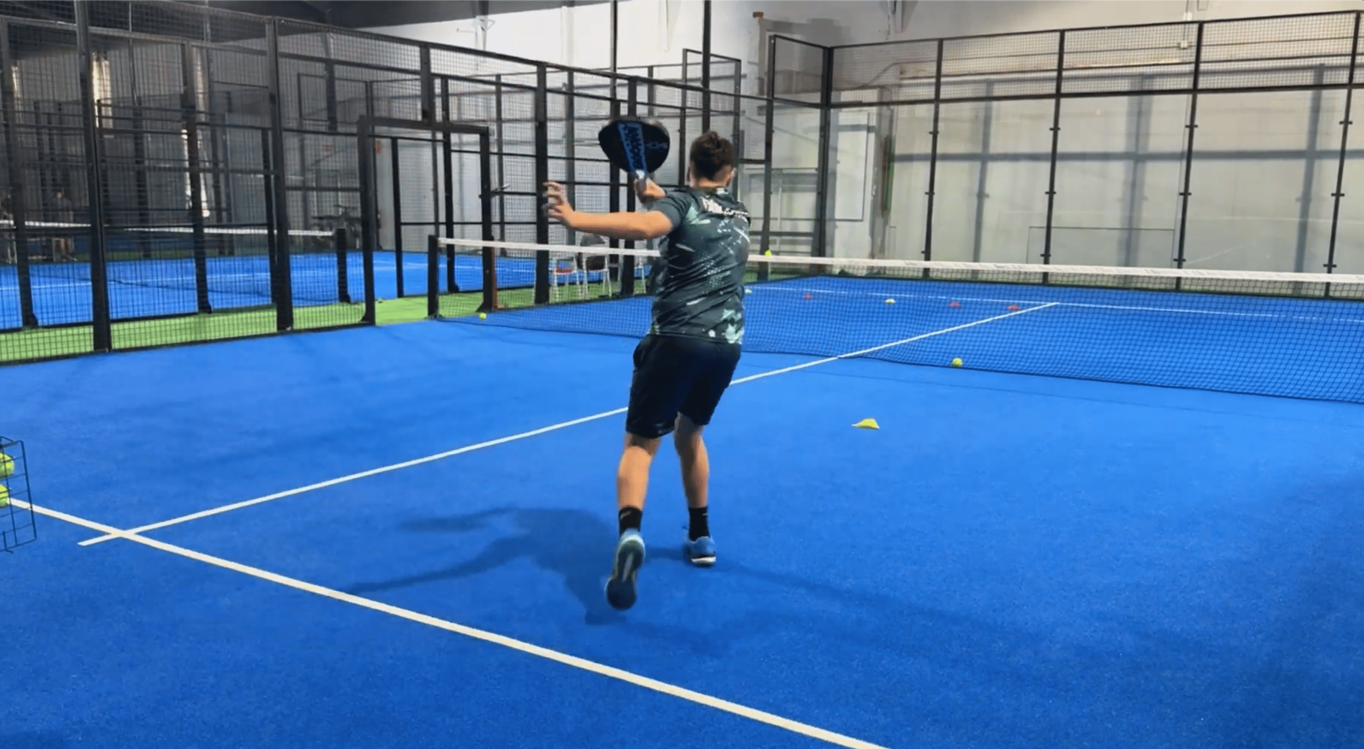 padel service